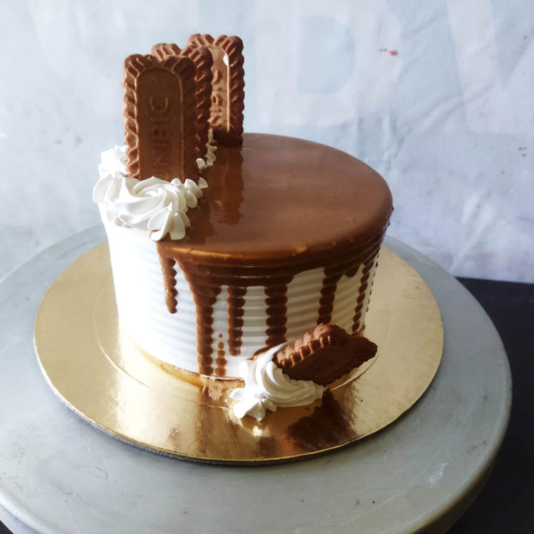 Biscoff cake by Cakes & Bakes Haldwani