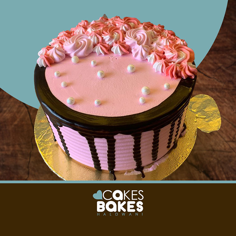 Choco berry cake with fresh fruit topping